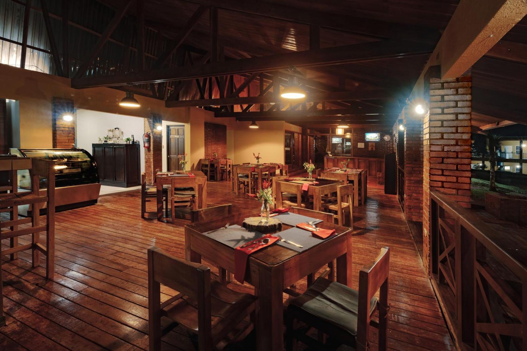 Hotel Villa Florencia Turrialba Buitenkant foto